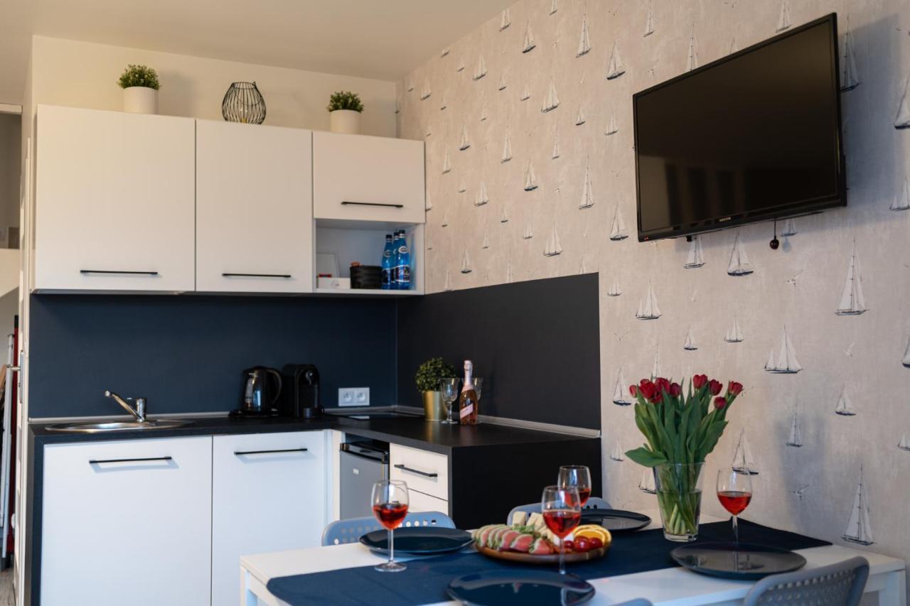Karwia Marina Apartamenty Exterior foto